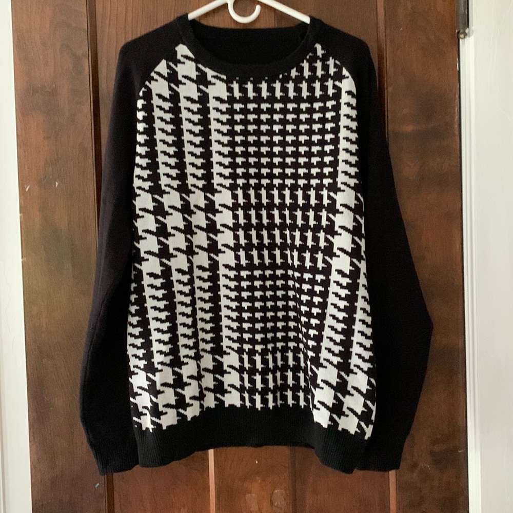 Mens pullover sweater .  NWOT